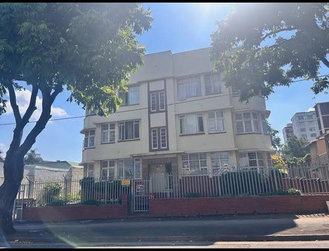 2 BEDROOM APARTMENT FOR SALE IN GLENWOOD